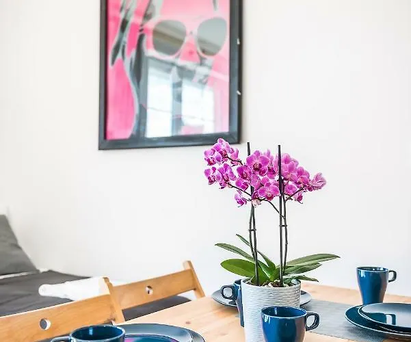 Sea Flats - & Private Parking *